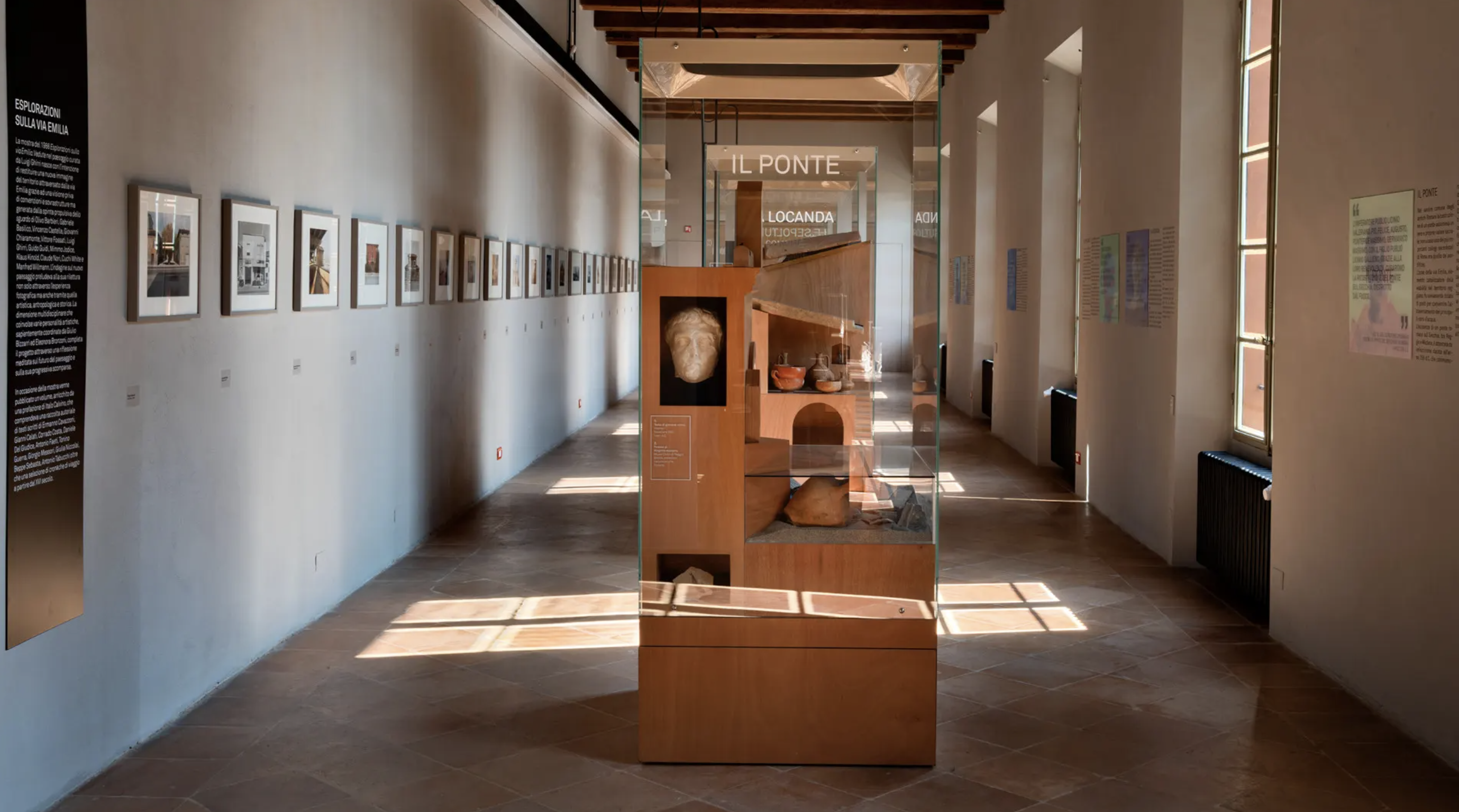 Palazzo dei Musei, Reggio Emilia, Houseboat vitrine, Bronze Age gallery